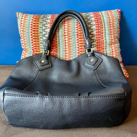 EUC! Marc Jacobs leather bag with gold hardware